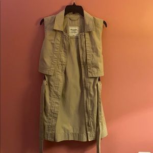 Abercrombie & Fitch Sleeveless Trench-coat Vest